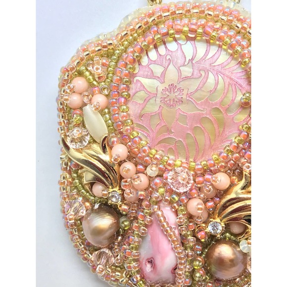 Beaded Necklace. Pink butterfly Mother of Pearl OOAK Hand Made - Picture 3 of 10